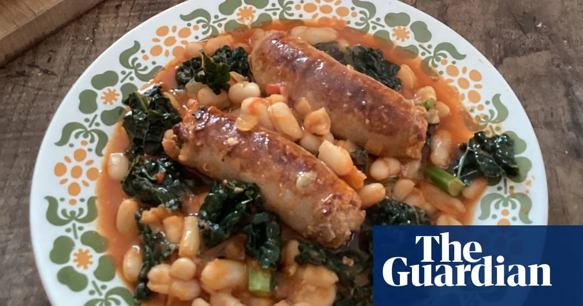 Rustic Sausage and Bean Stew: A Roman-Inspired Comfort Dish