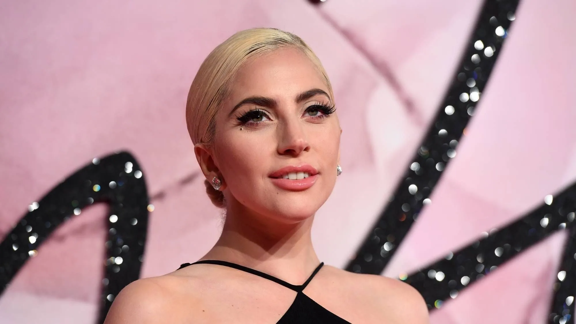 Lady Gaga and HAIM Sisters Help Rachel Zegler with Wardrobe Malfunction at Critics' Choice Awards