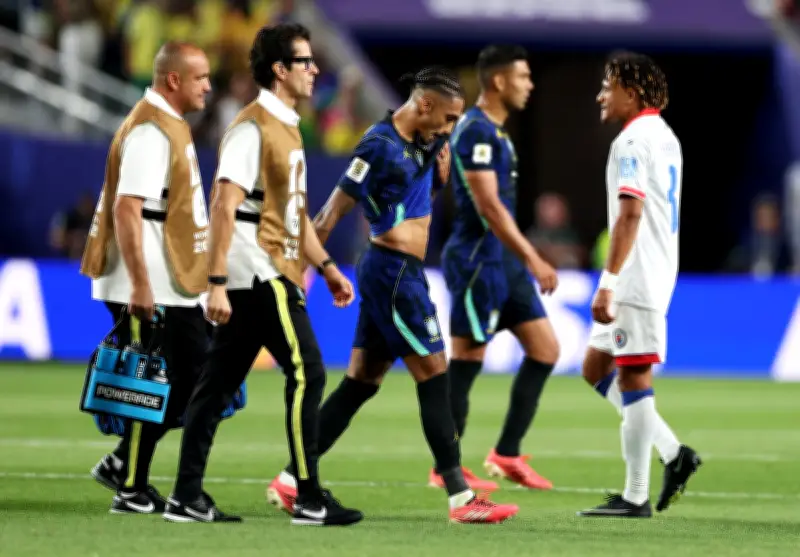 Raphinha Injury: Brazil Star Faces World Cup Layoff Fears