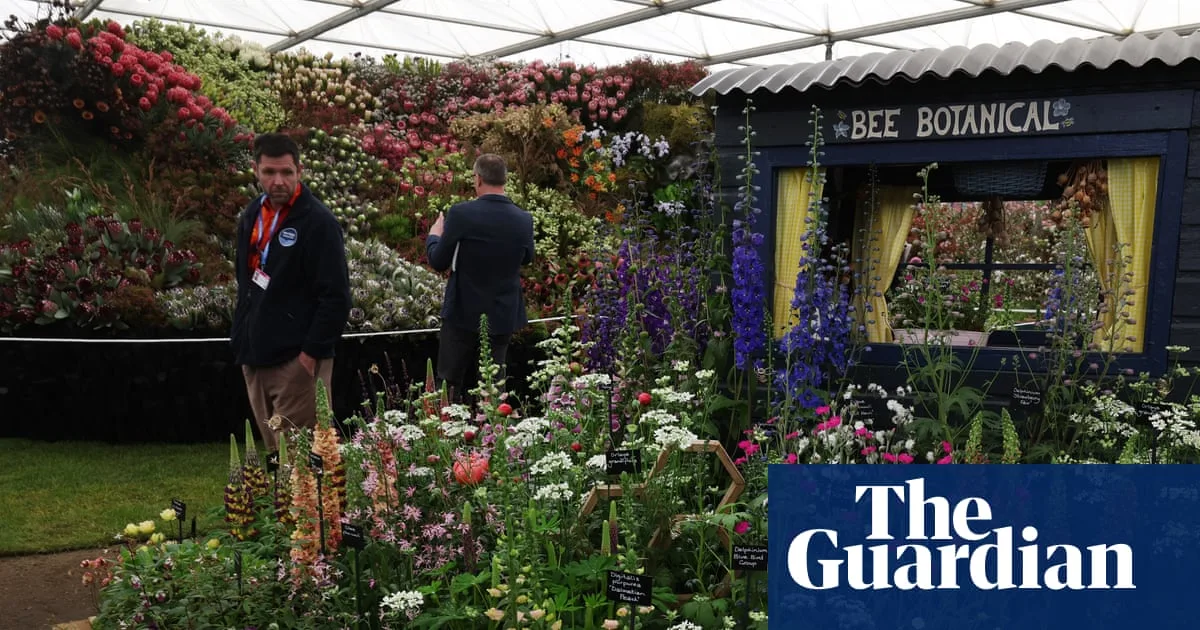 RHS Faces Conservative Backlash Over Peat Ban and Chelsea Flower Show Changes