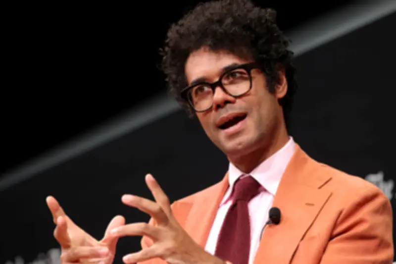 Richard Ayoade Involved in Serious South London Car Crash