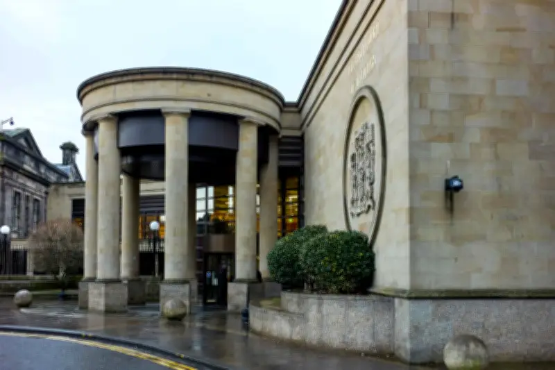 River City Star Iain Robertson Was 'Controlling and Manipulative', Woman Tells Court
