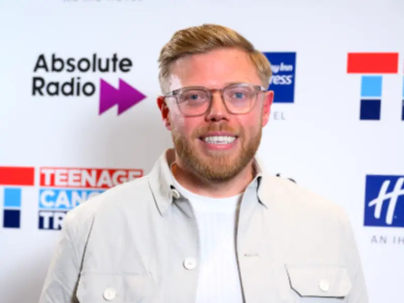 Rob Beckett Struggles to Get Into World Cup Due to Late Kick-Offs