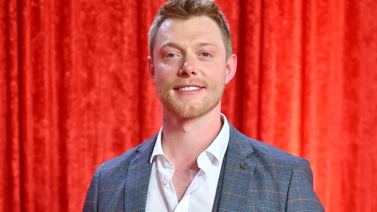 Coronation Street star Rob Mallard reveals co-star romance and essential tremor diagnosis