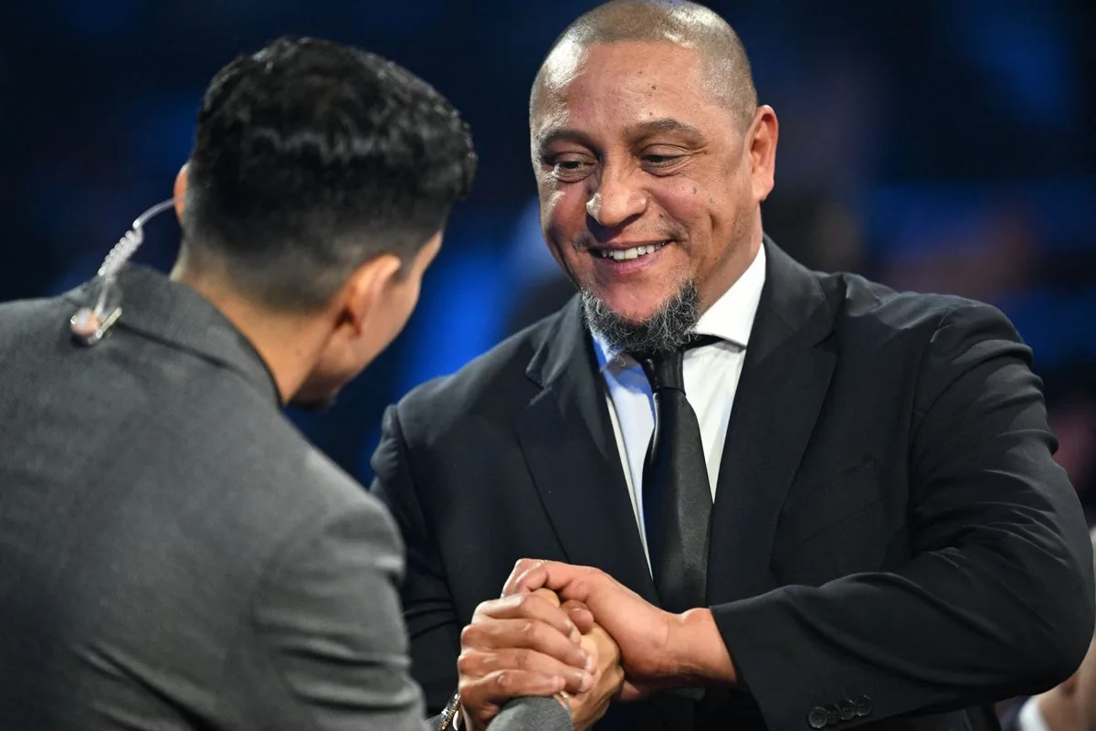 Roberto Carlos Undergoes Emergency Heart Surgery in Brazil