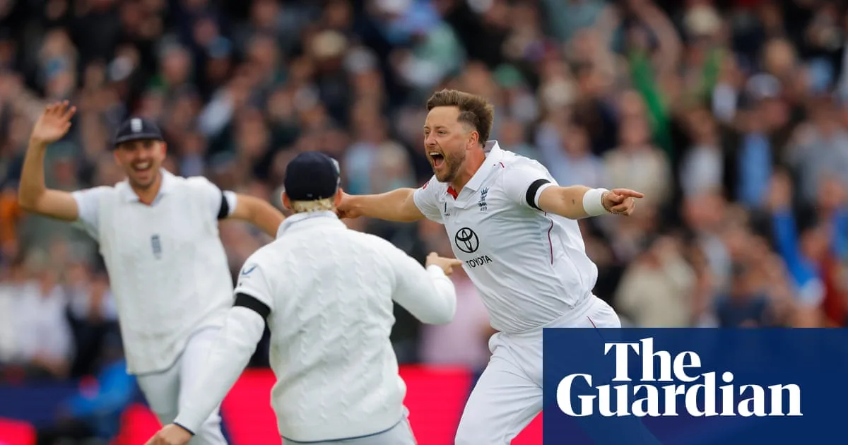 Robinson’s Stunning Spell Revives England Against New Zealand