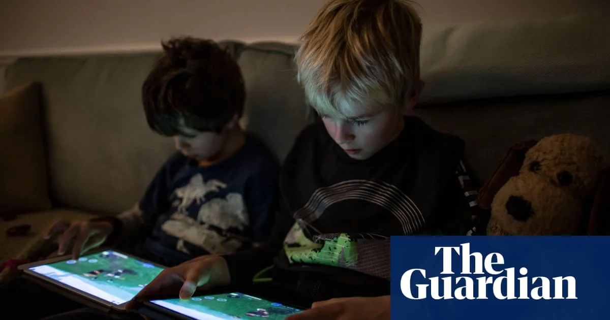 Roblox Child Safety Crisis Evades Social Media Ban