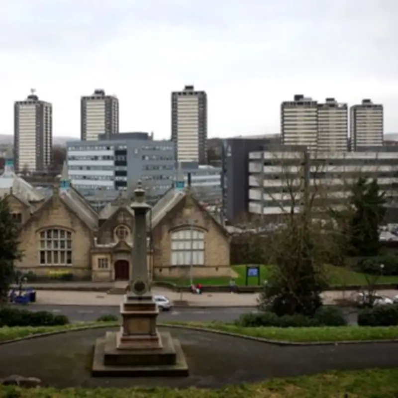 Rochdale Council to Convert 32 Homes into Temporary Housing
