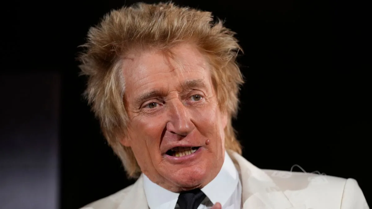 Sir Rod Stewart 'Escorted from Bar After Five-Hour Boozing Session'