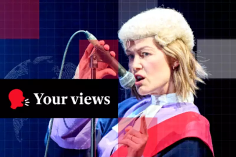 Rosamund Pike's Theatre Texting Call-Out Divides Readers Over Etiquette
