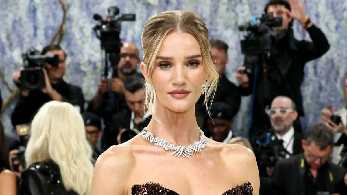 Rosie Huntington-Whiteley Stuns in Bikini During Mallorca Getaway