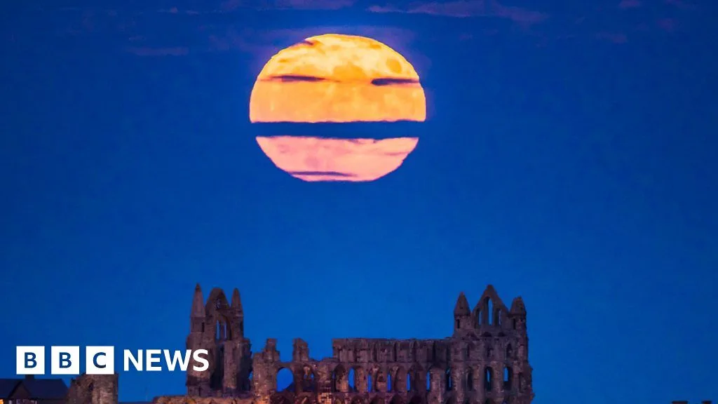 Royal Observatory Captures Rare Supermoon Over Wales