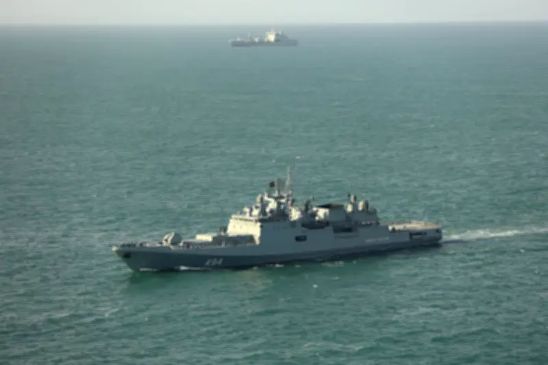 Russian Frigate Fires Warning Shot at Yacht in English Channel