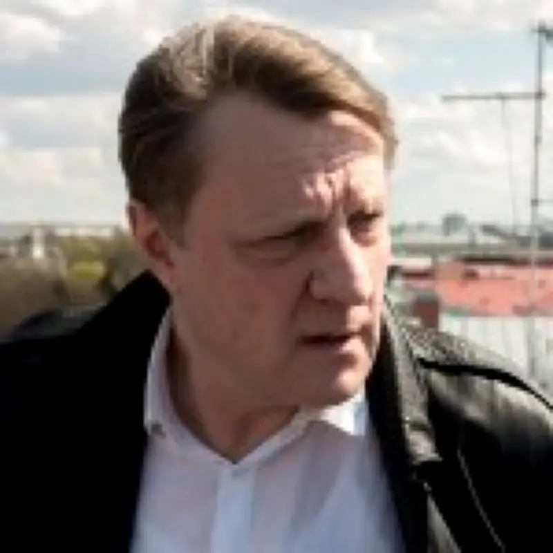 Russian Journalist Who Revealed Putin's Relationship Dies from Mushroom Poisoning