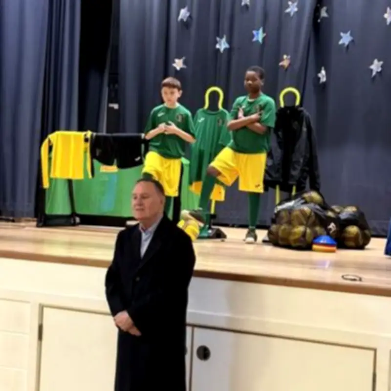Rutherglen School Football Team Gets Winning Donation from Supporters