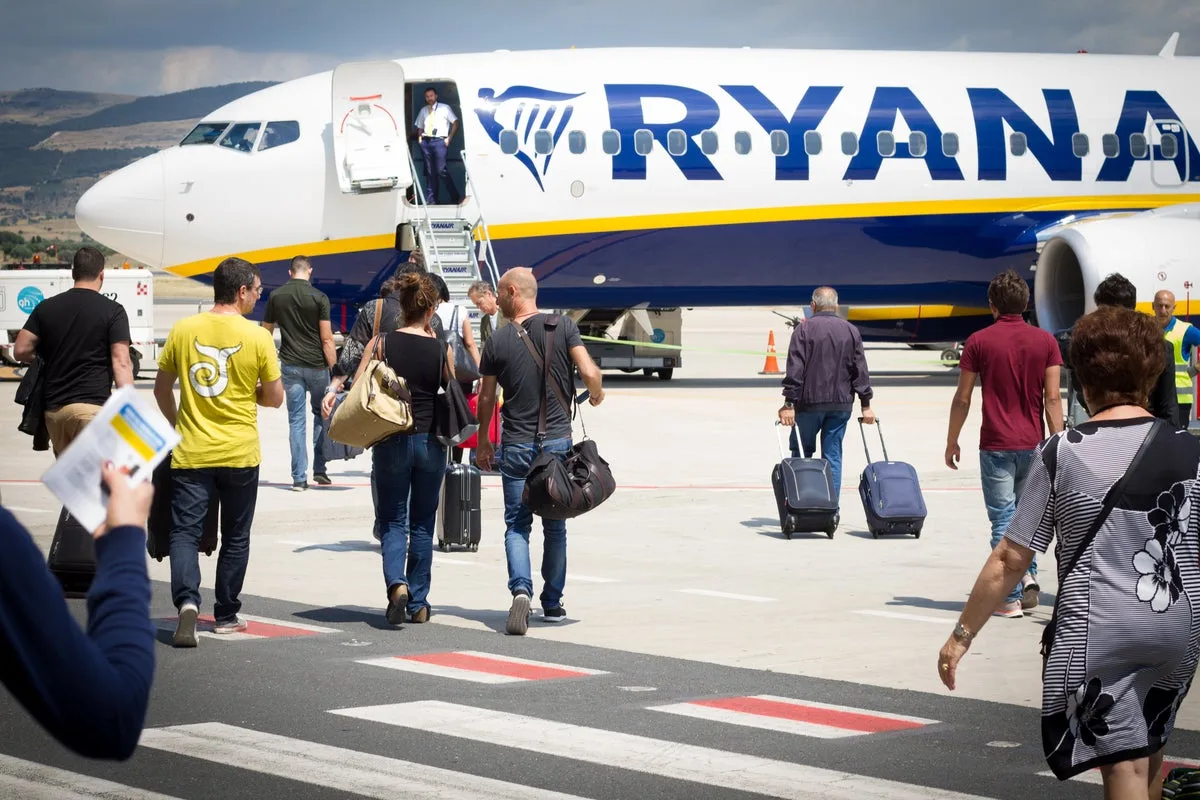 Ryanair Rules Out Starlink Wi-Fi Due to Fuel Penalty