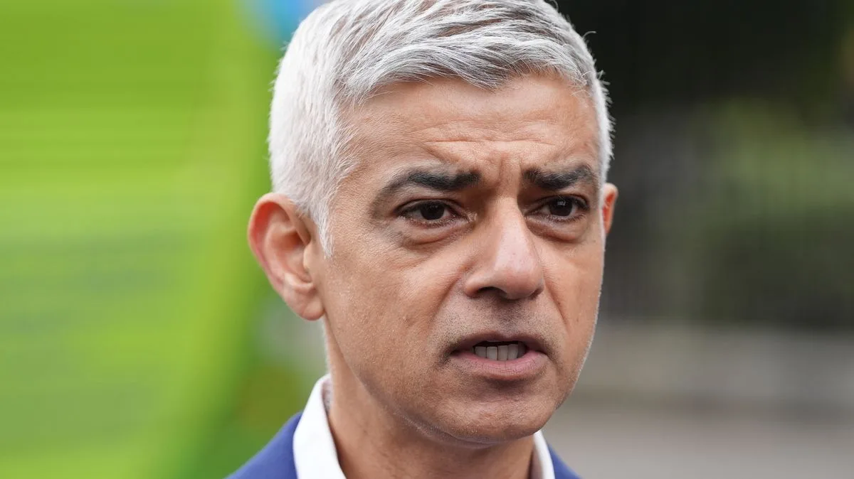 Sadiq Khan Backs Under-16 Social Media Ban and Condemns Misogyny