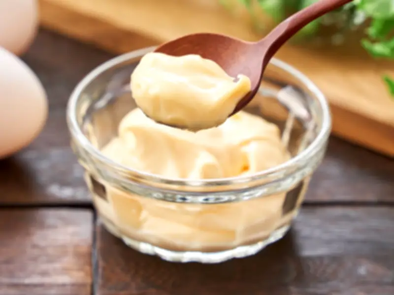 Salad Cream vs Mayonnaise: Key Differences Explained Simply
