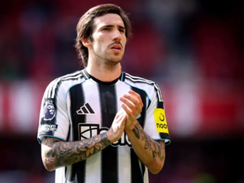 Sandro Tonali offered six-year £275k/week deal by Tottenham Hotspur