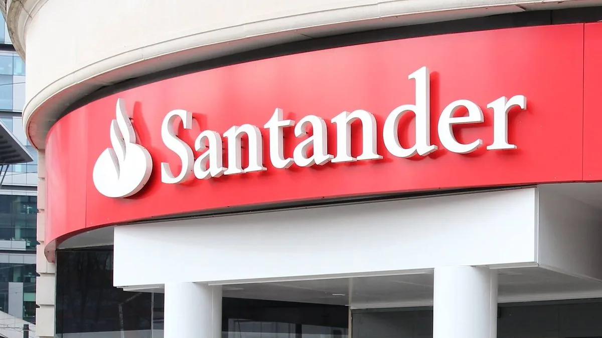Santander's £180 Switch Bonus Named 'Strong Pick' by Martin Lewis' MSE