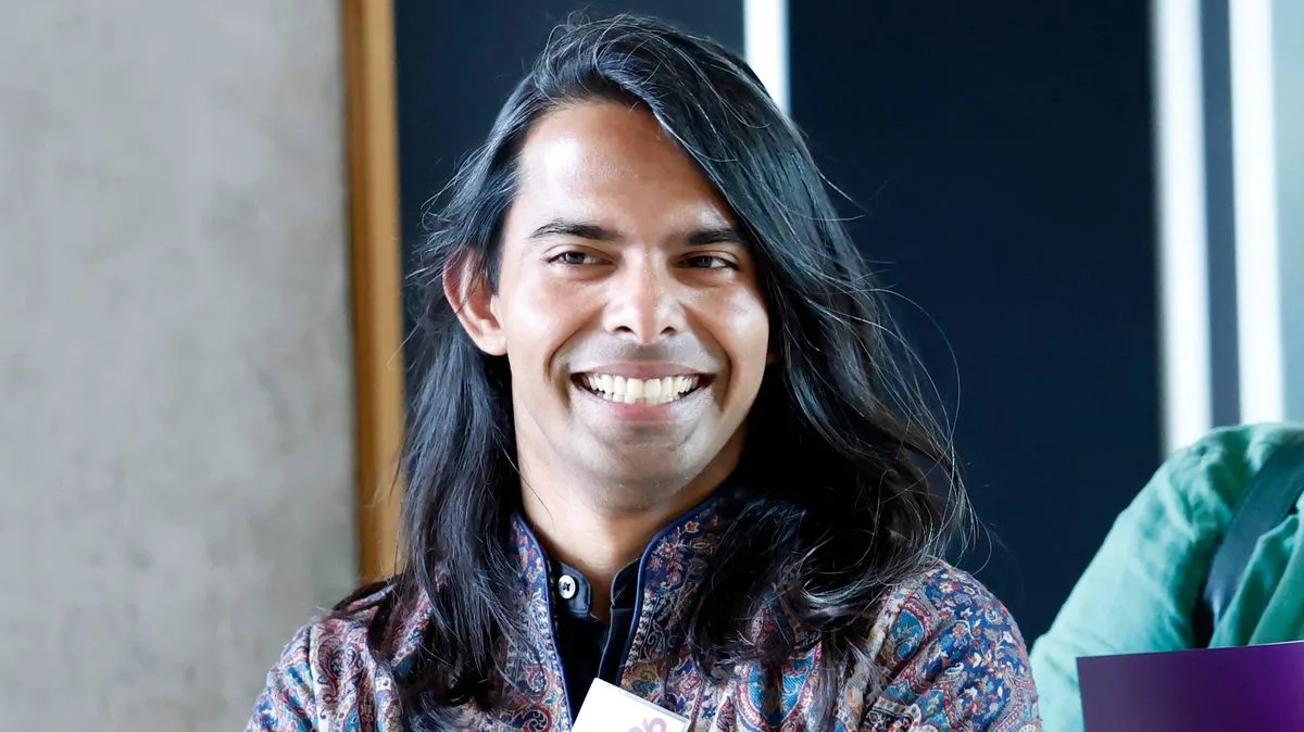 First Trans MSP Vows Fair System Amid Visa Issues