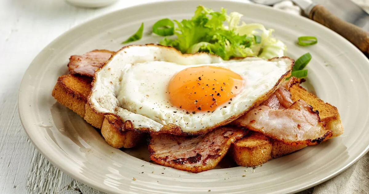 No-Flip Fried Eggs in 45 Seconds: The Lazy Cook's Secret to Perfect Breakfast