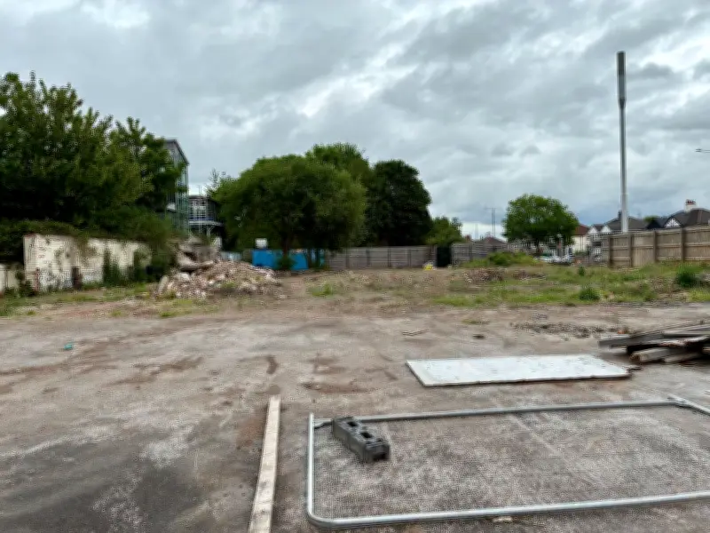Sefton Council Urges Developer to 'Get Cracking' on Old Roan Pub Site