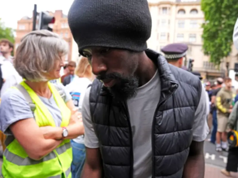 Serial fare dodger with 100+ convictions warned of prison over £3k fines
