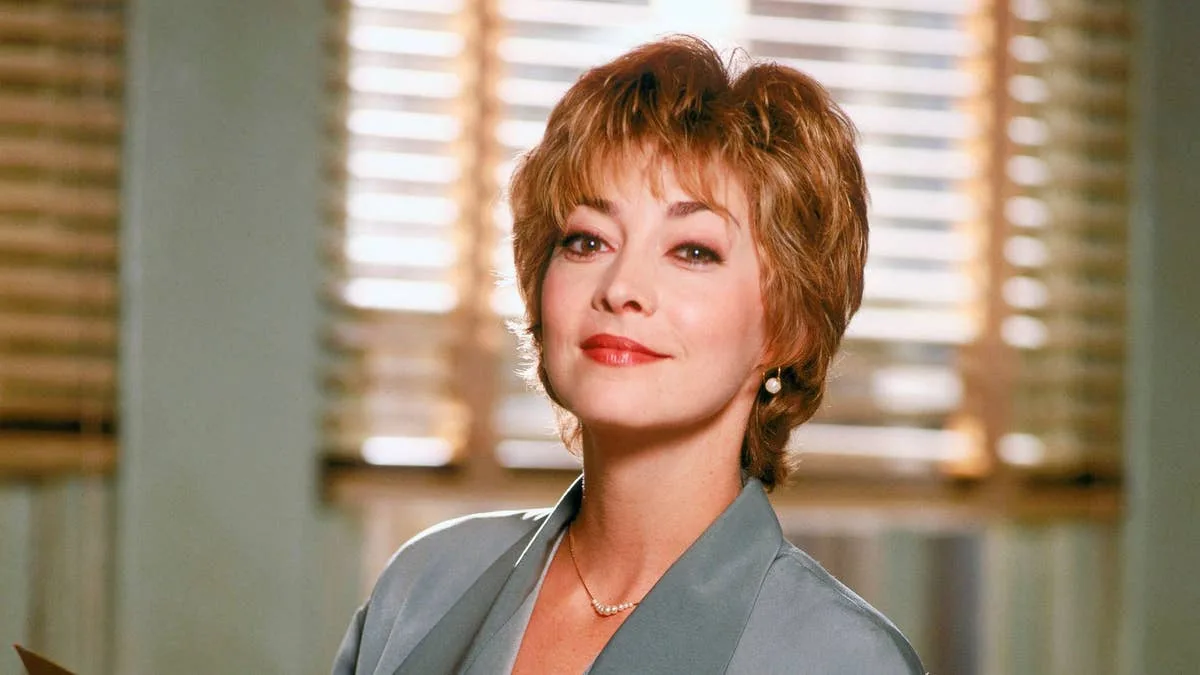 Sharon Lawrence, 64, Stuns at Gracie Awards Gala