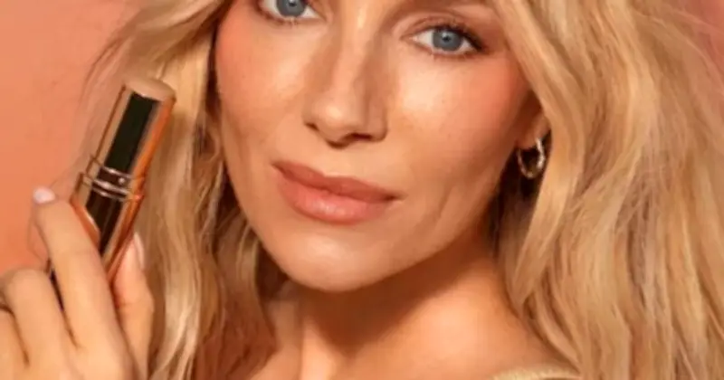 Sienna Miller Praises Charlotte Tilbury's £32 'Five Second Facial' Highlighter
