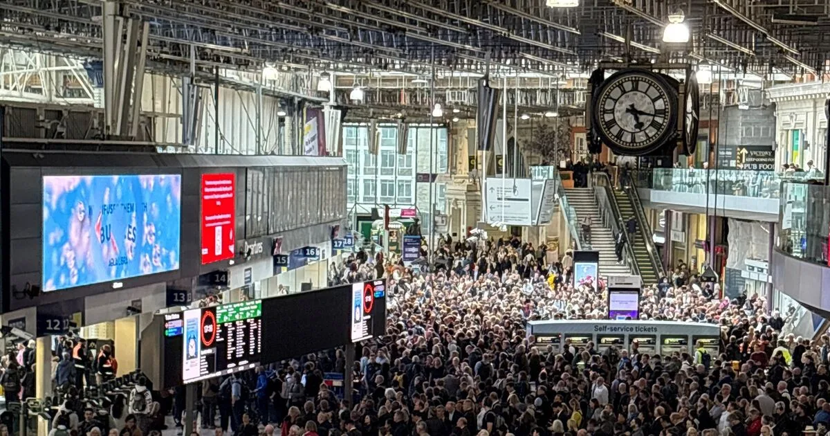 Radio System Failure Causes Chaos at London Waterloo