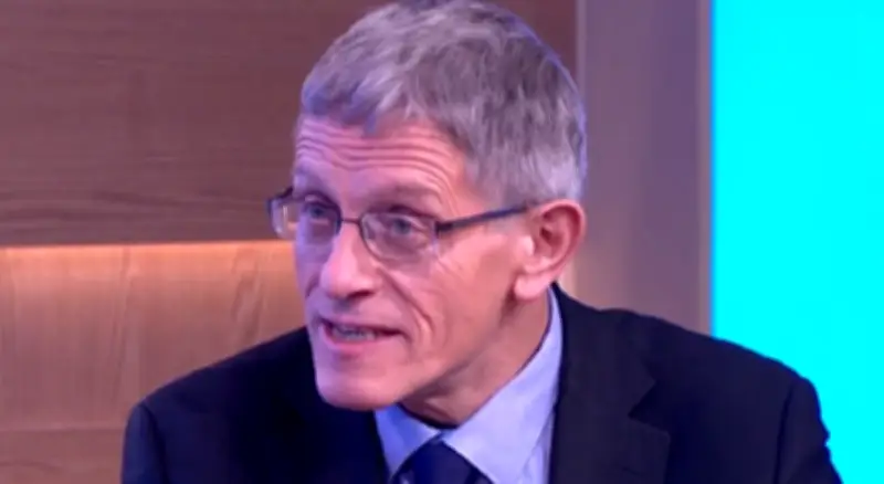 Simon Calder Warns Train Passengers to Swap Travel Dates Amid Heatwave