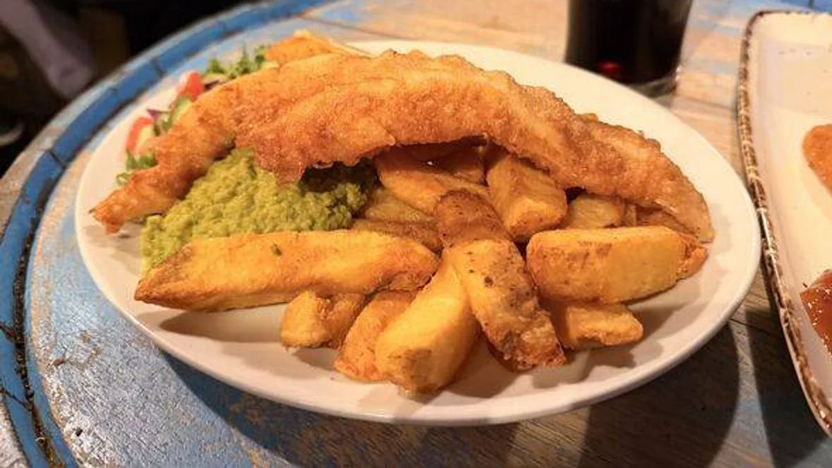 Sir Ian McKellen's historic London pub serves up fish and chips that leave diner 'gutted to leave'