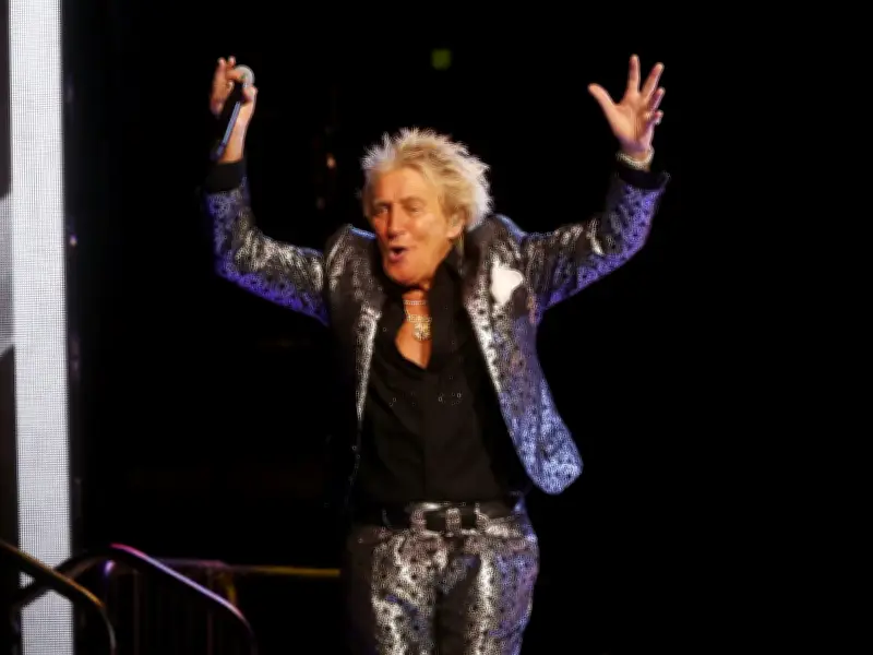 Sir Rod Stewart's Health Battles: From Cancer to On-Stage Oxygen Scare