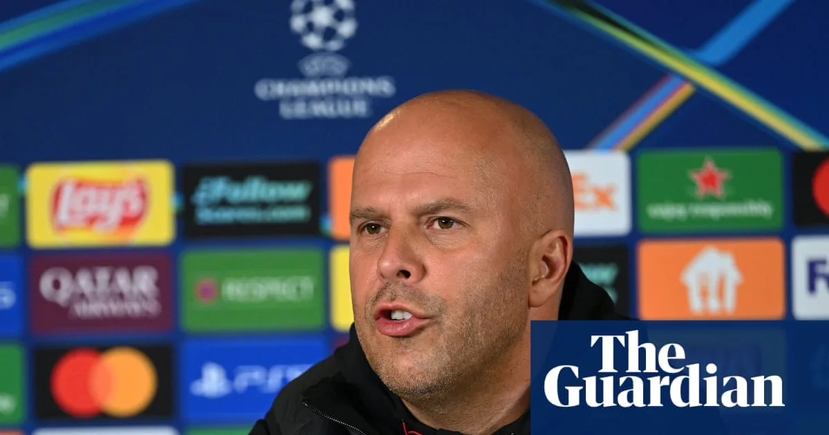 Slot Defends Liverpool Full Backs After Defensive Struggles