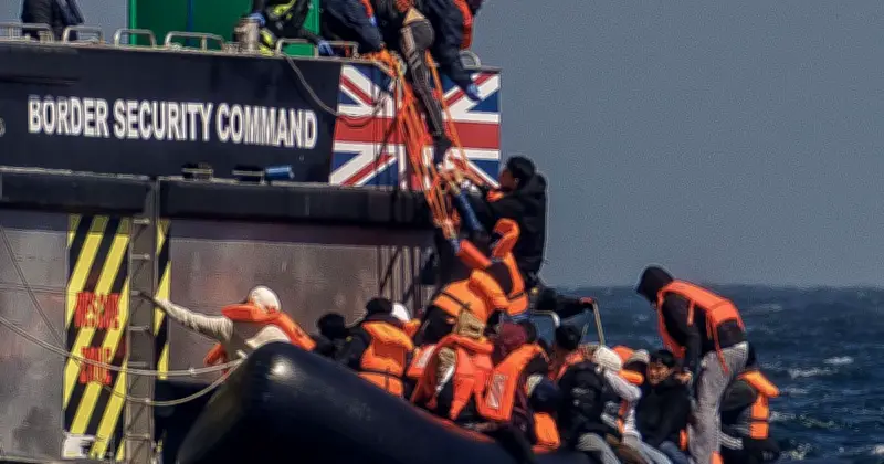 Smuggler Claims Government Informants in Major Labour Shock