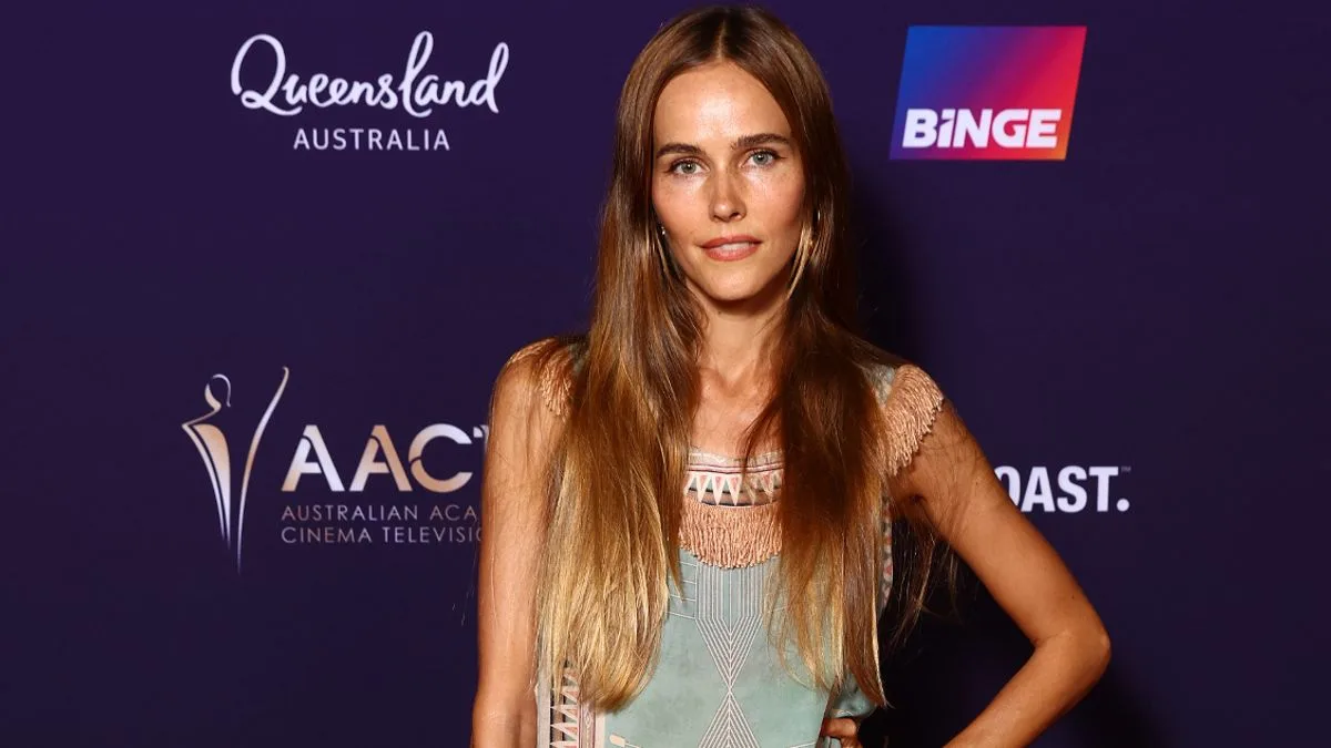 Soap Star Isabel Lucas Gives Birth to Baby Boy