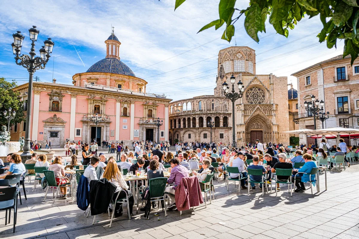 Spain Closes Bar Terraces During Extreme Heatwaves to Protect Workers