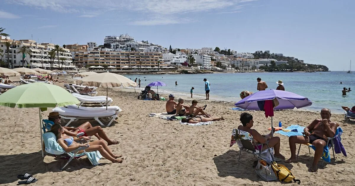British Tourists Face £1,700 Beach Fines in Spain for Breaking Little-Known Vaping Rule