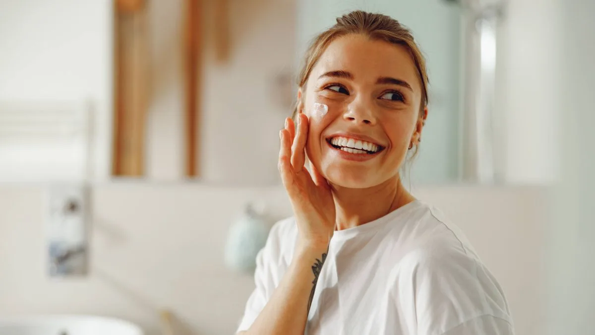 SPF That 'Doesn't Give You Spots' Hailed a 'Miracle' for Acne-Prone Skin