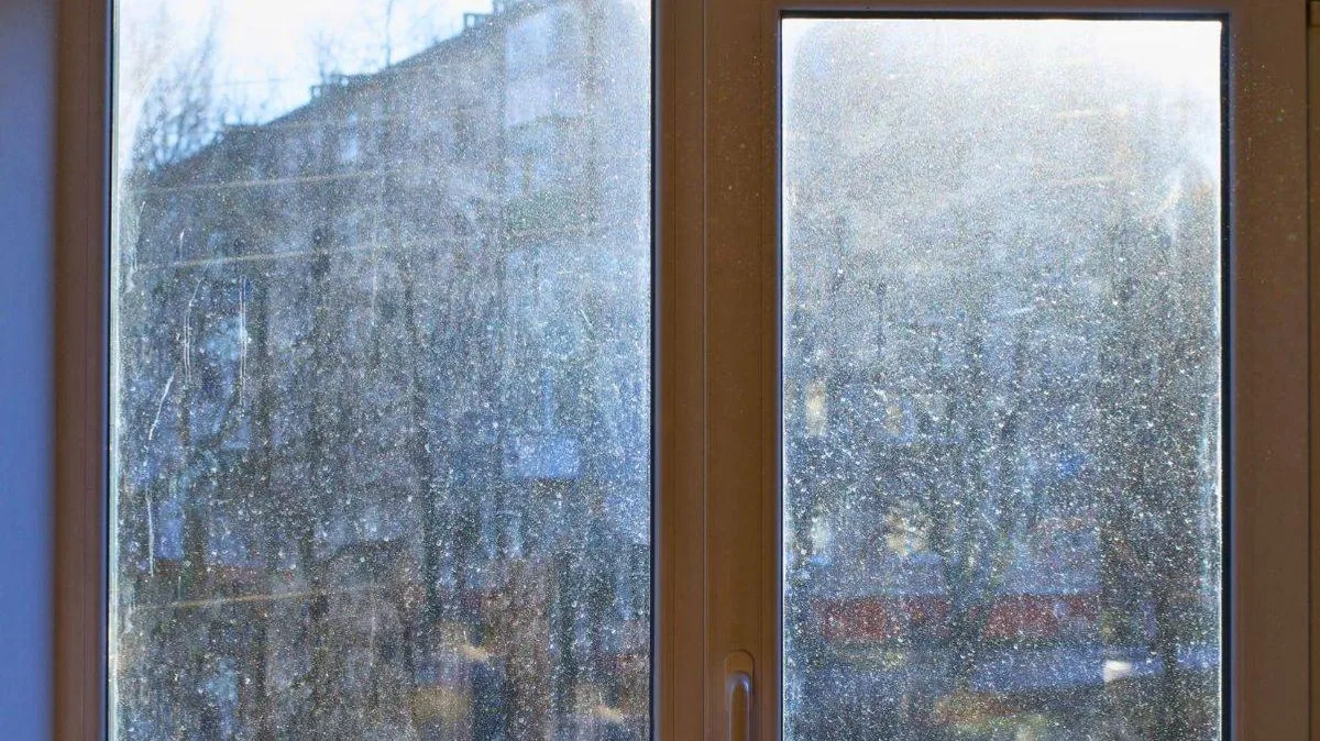 Spring Window Cleaning With 3 Kitchen Ingredients