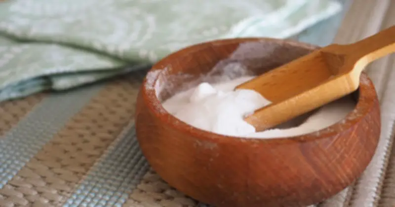 Sprinkle Baking Soda on Your Bed This Summer for a Fresher Mattress