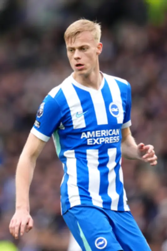 Spurs agree £52m deal for Brighton defender Jan Paul van Hecke