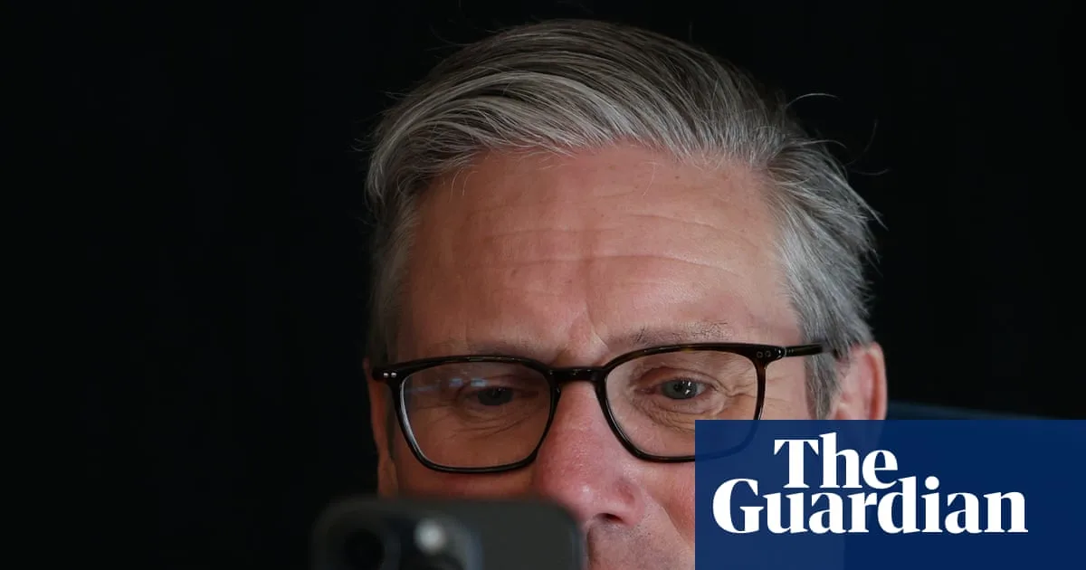 No 10 Confirms Starmer's WhatsApp Messages Auto-Delete
