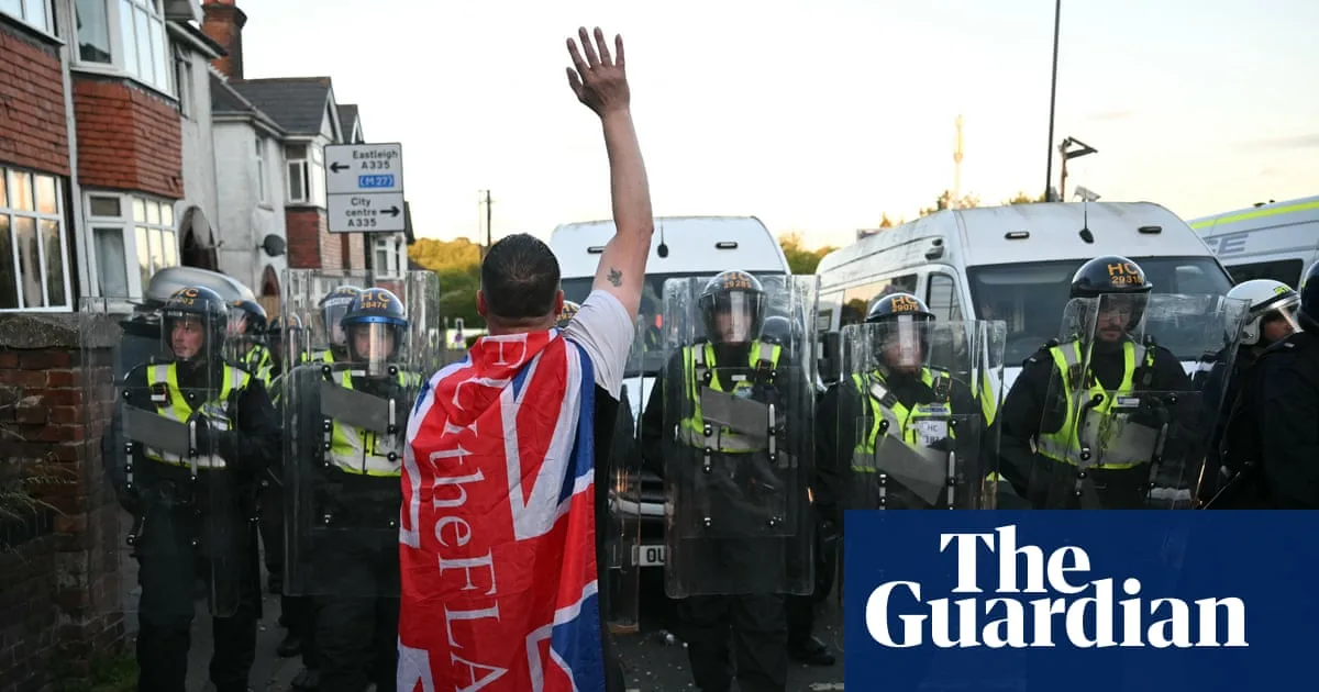 Starmer Condemns Southampton Riots and Farage's Remarks