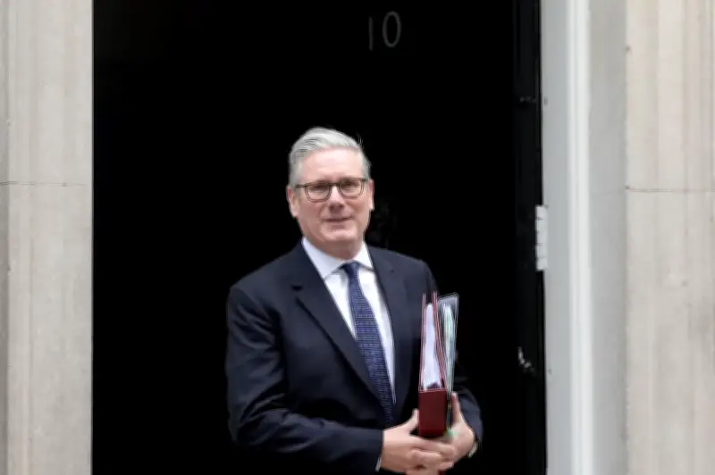 Starmer Vows to Stay as PM Amid Defence Resignations and Funding Row