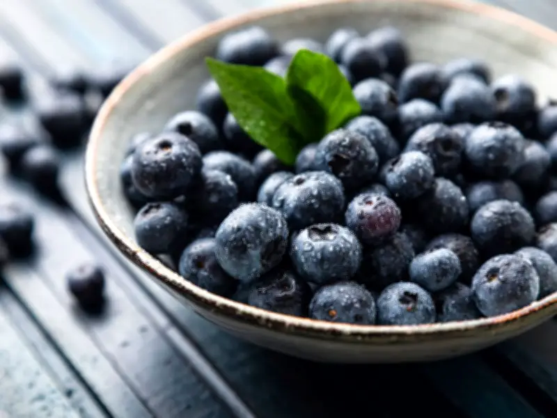 Store Blueberries in Glass Jars Not Plastic to Keep Fresh Longer