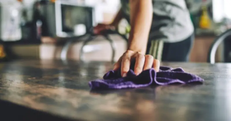 Stubborn Kitchen Grease Vanishes With Homemade 2-Ingredient Natural Solution