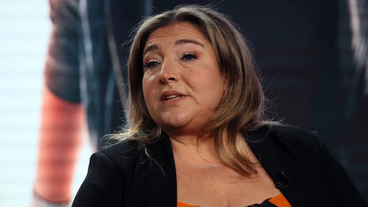 Supernanny Jo Frost warns parents against using iPads as 'treats' for children