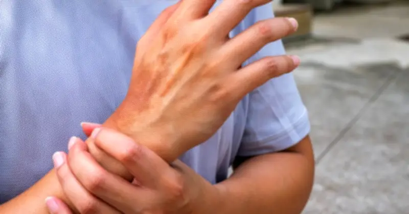 Surgeon's 'Rule of Six' for Joint Health During UK Heatwave